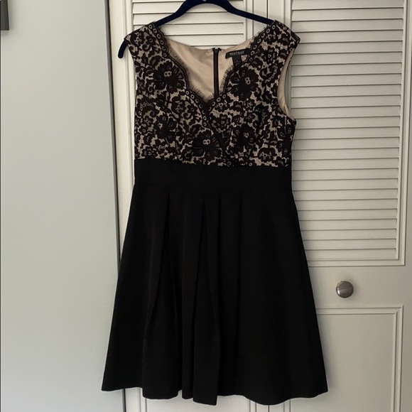 White House Black Market Dresses & Skirts - EUC WHBM Cocktail Dress